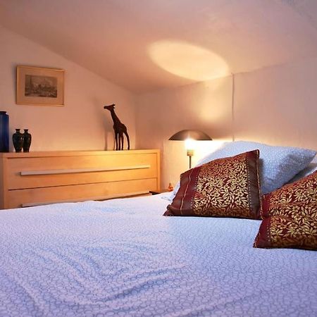 Lovely Flat In The Heart Of The Medieval City Hyères Eksteriør billede