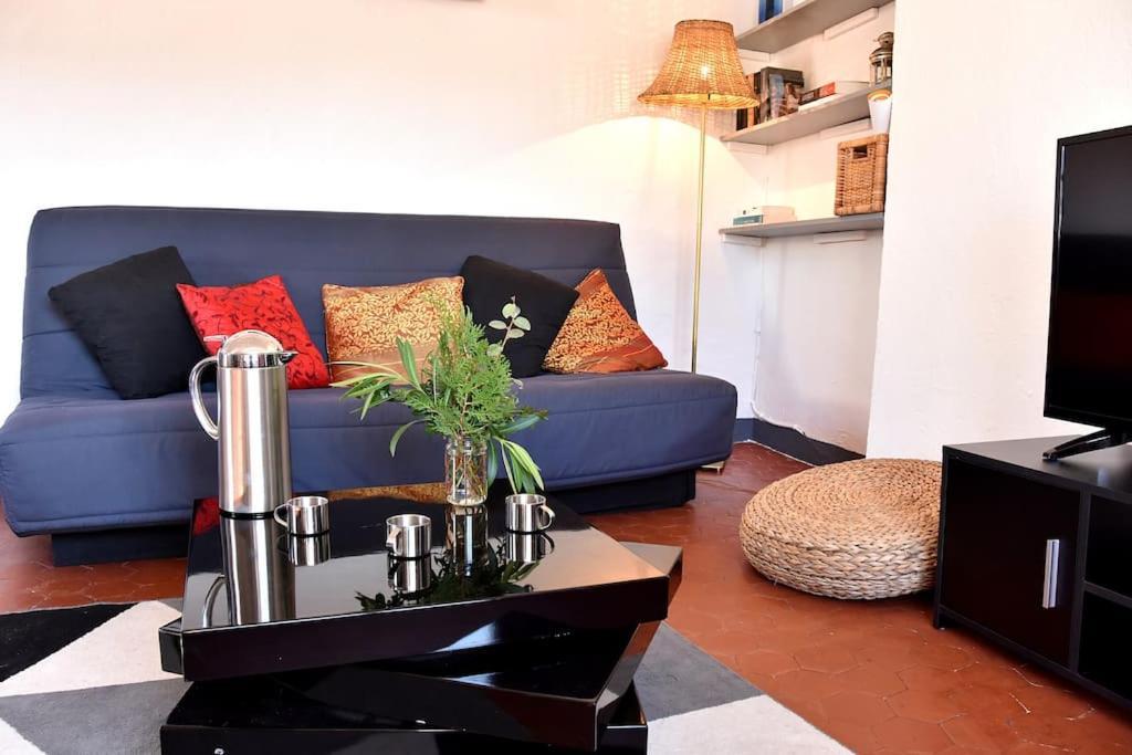 Lovely Flat In The Heart Of The Medieval City Hyères Eksteriør billede