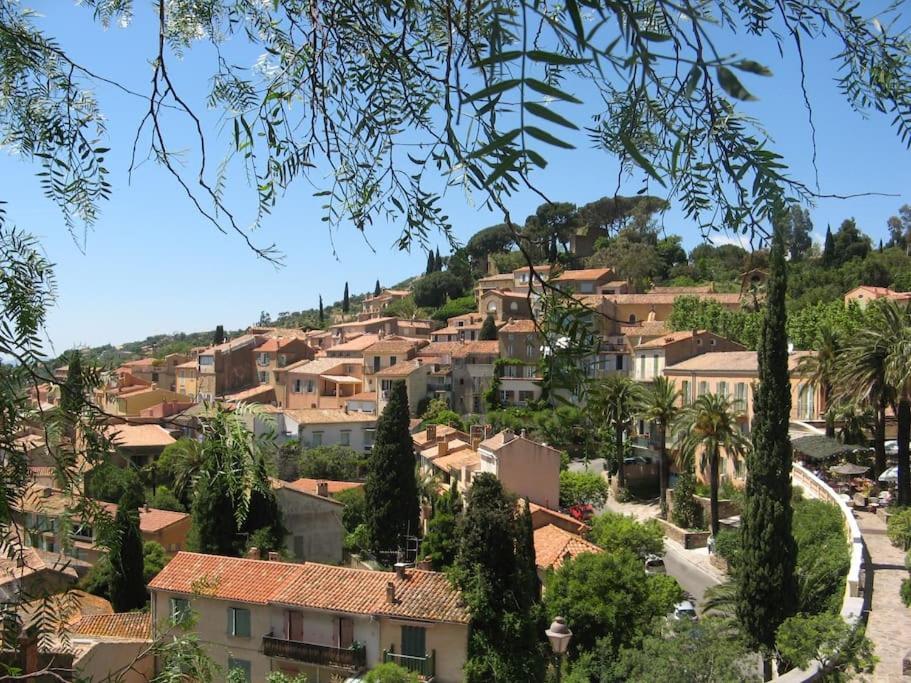 Lovely Flat In The Heart Of The Medieval City Hyères Eksteriør billede