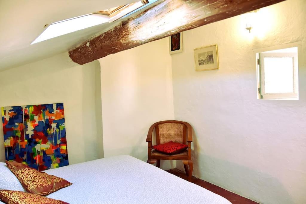 Lovely Flat In The Heart Of The Medieval City Hyères Eksteriør billede